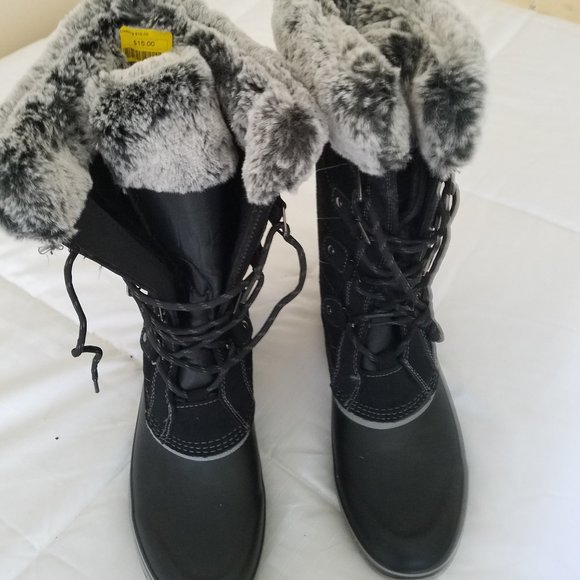 Woman"s Khombu Size 8M Snow boot NWOT - Picture 1 of 3